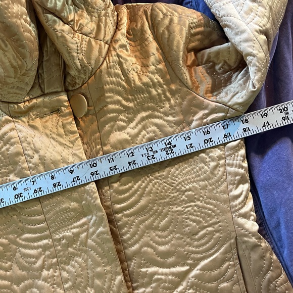 American Glamour by BADGLEY MISCHKA Gold Quilted Coat Sz XS - Picture 6 of 7